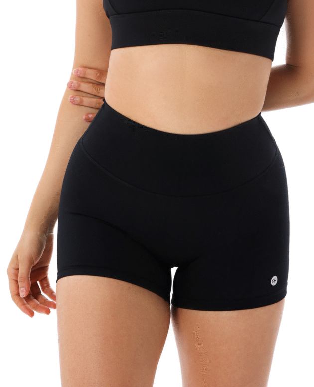 Essential - Short Noir